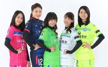 「2016ベルマーレクイーン」（左より）菊田彩乃、沖本光希、千田絵民、大槻瞳、荒町紗耶香